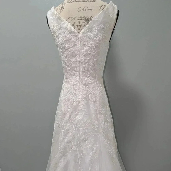 NWOT Eternally Precious Ivory Embroidered Off-the-Shoulder Maxi Dress Size S - Picture 7 of 9